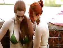Prachtige Roodharige Seks In Zwembad