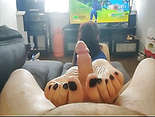 My Sister Gives Me An Oiled Footjob With Her Ebony Toes While Playing Fortnite