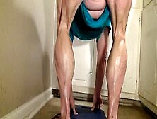 Big Muscle Legged Bbw Tempest Yvette Jones Uses Dildo