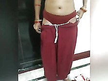 Sexy Bhabhi Starts To Take Off Her Maroon Sari
