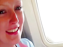 Blonde Blowjob In Einem Flugzeug