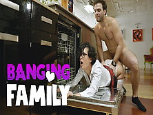 Banging Family – Stepbro Fucks Me While I’M Stuck