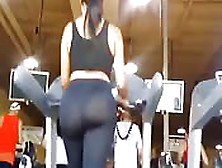 Check Out This Girl's Ass At The Gym