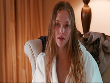 Amanda Seyfried Julianne Moore - Chloe (2009)
