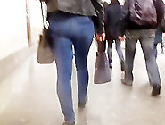 Blonde Milf S Ass In Metro