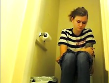 Teen Chick Pulls Down Her Tight Jeans Pants To Pee