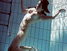 Horny Sima Shows Her True Nature Underwater
