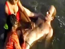 2 Indian Girls With White Guy In Beach Have Fun Blowjob