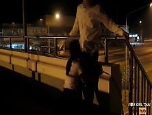 4K Japanese Fuck Student On A Footbridge At Night.  พานักศึกษากลับบ้านตอนดึก เงี่ยนเลยแวะเย็ดบนสะพาน