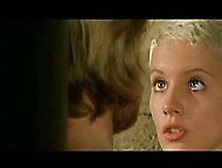 Annie Belle In Velluto Nero (1977)