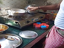 Madam Ne Naukar Se Kitchen Me Choot Chudayi Karayi - Fireecouple