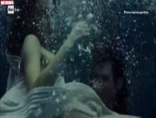 Valentina Bellè In Sirens (Iv) (2017)