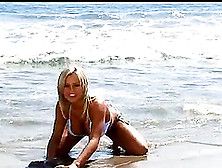 Bikini Girl Leaves The Beach For A Great Threesome