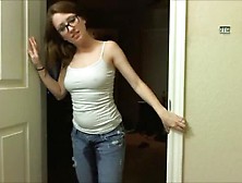 Amateur Girl Pees Her Jeans