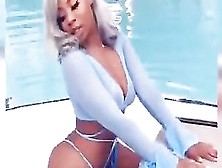 Phat Ass In The Pool