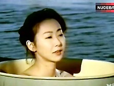 Misa Jono Bathing In Oil Drum – Nurunuru Kankan