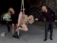 Liz Rainbow Makes Her Friend Cum By A Bondage And A Sex In Public
