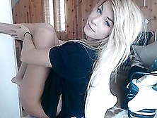 Sexy Blonde Camgirl Plays With Herself