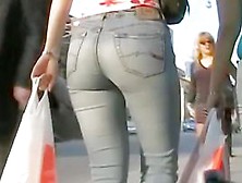 Young Brunette Girl Candid Ass In Jeans