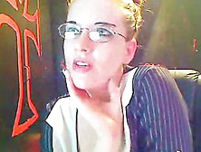 Terrific Slut Gives A Lesson Of Handjob On The Amateur Webcam