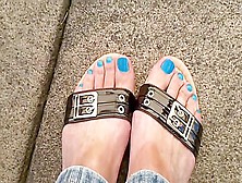 Sexy Blues Toes For Cute Feet In Flip Flop