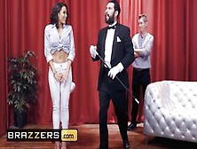 Thicc Housewife Luna Star Screws The Magician - Brazzers