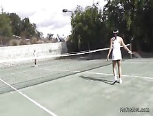 Latina Tennis Play