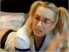 Lexi Belle Chats On Cam Webcam