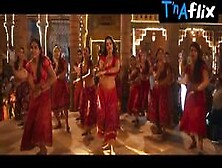 Ritika Singh Sexy Scene In King Of Kotha