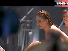 Sarah Wynter Flashes Naked Tits And Ass – The 6Th Day