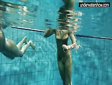 2 Hot Amateurs Showing Their Bodies Off Beneath Water