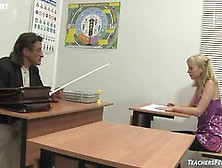 Патлатый Учитель Присунул Девке После Уроков