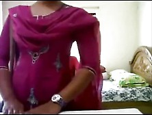 Indian Woman Gets Herself Dressed After Hot Bed Sex