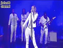 Iggy Azalea And Her Amazing Big Booty On Stage
