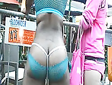 Girls With Nice Butts Wearing Bikinis Get Caught On A Cam