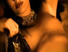 Indian Lady Show Her Nipples