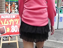 Japanese Amateur Exposure Girl Upskirt In A City