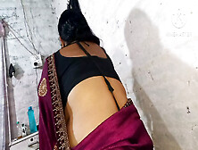 Hot Sexy Bhabhi Ki Yaar Ke Saath Sari Me Nude Chudai Video.