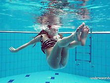 Wet Russian Underwater Babe Nina Mohnatka