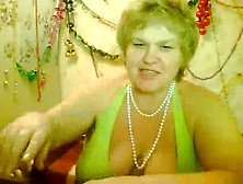 Granny Fingers Her Pussy On Cam