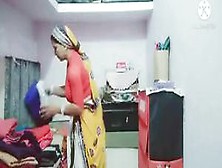 Indian Mon Sadaf Aunty Hot Dress Workout