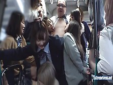 Dodici Studentesse Scopano Il Pendolare Sull'autobus: Deepthroat E Sesso Pubblico