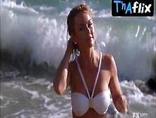 Kelly Carlson Bikini Scene In Nip/tuck