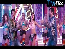 Gauhar Khan Sexy Scene In Kya Kool Hain Hum 3