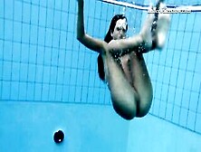 Underwater Swimming Stripping Beauty Zhanetta