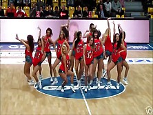 Sexy Cheerleaders Jiggle Their Round Butts While Dancing