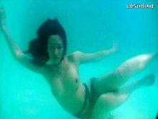 Steamy Super Hot Underwater Swimming Babe Rusalka