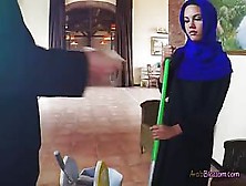 Gorgeous Arab Maid Apolonia Blows Hung Boss