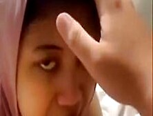 Jilbab Pentil Tindik Ngentot Crot Di Mulut Indonesia 3Mnt