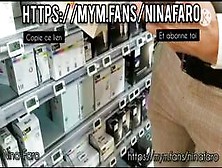 Nina Faro - Mere De Famille Canon Se Tape Un Inconnu Dans Le Parking De Castorama - 100% Reel